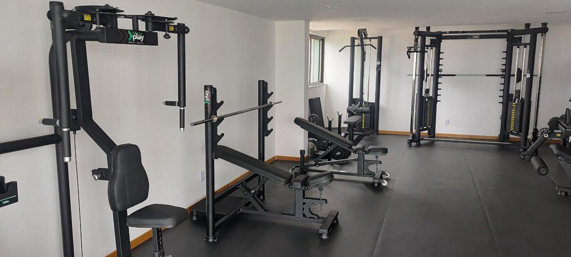 Apartamento Pe Na Areia, Piscina Borda Infinita, Vaga De Garagem, Portaria 24 Hs